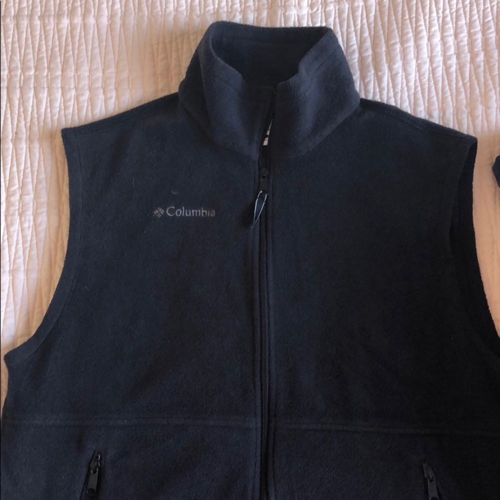 Men’s black Columbia fleece vest